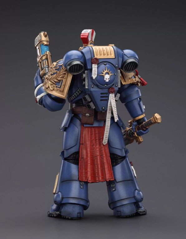 Ultramarines Relic Primus Armour with Plasma Pistol and Combat Blade