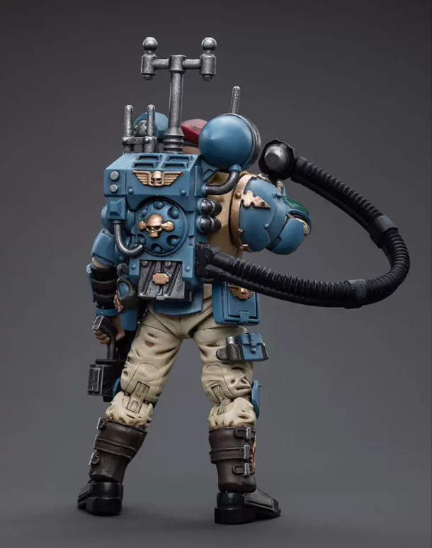 JOYTOY  Warhammer 40,000  Scale:1/18  Astra Militarum Tempestus Scions Command Squad 55th Kappic Eagles Vox Operator