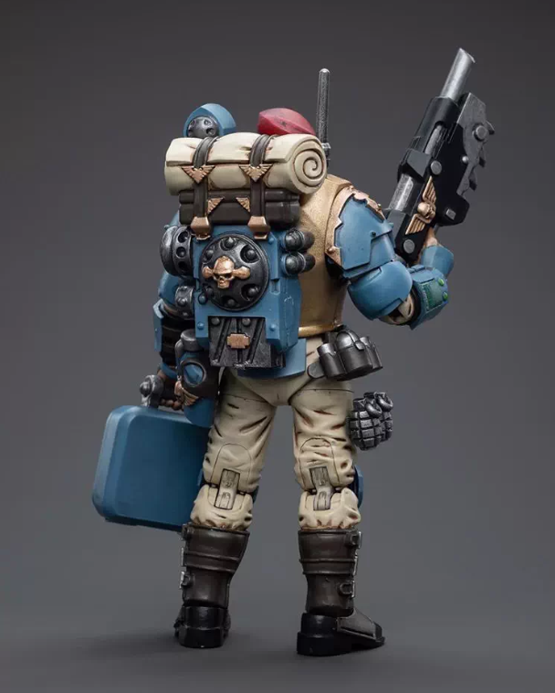 JOYTOY  Warhammer 40,000   Scale:1/18   Astra Militarum Tempestus Scions Command Squad 55th Kappic Eagles Medic