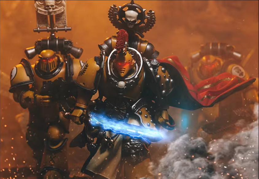 JOYTOY Warhammer 30K Imperial Fists Legion Commander Power Sword Action Figure Model Cloak Accessory Collectible