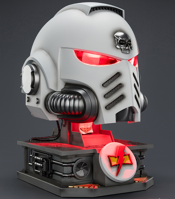 Pre-order JOYTOY  Warhammer 40,000  Scale：1/1    White Scars MkX Helmet