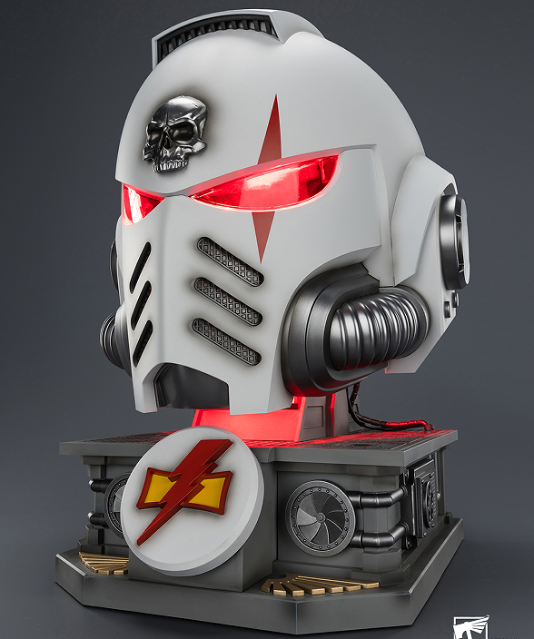Pre-order JOYTOY  Warhammer 40,000  Scale：1/1    White Scars MkX Helmet